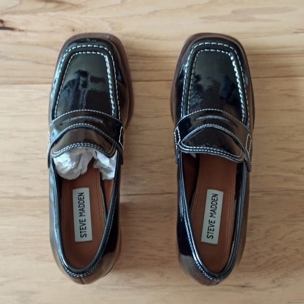 Brand New Steve Madden Black Patent Leather Loafers With Heel - Picture 3 of 9